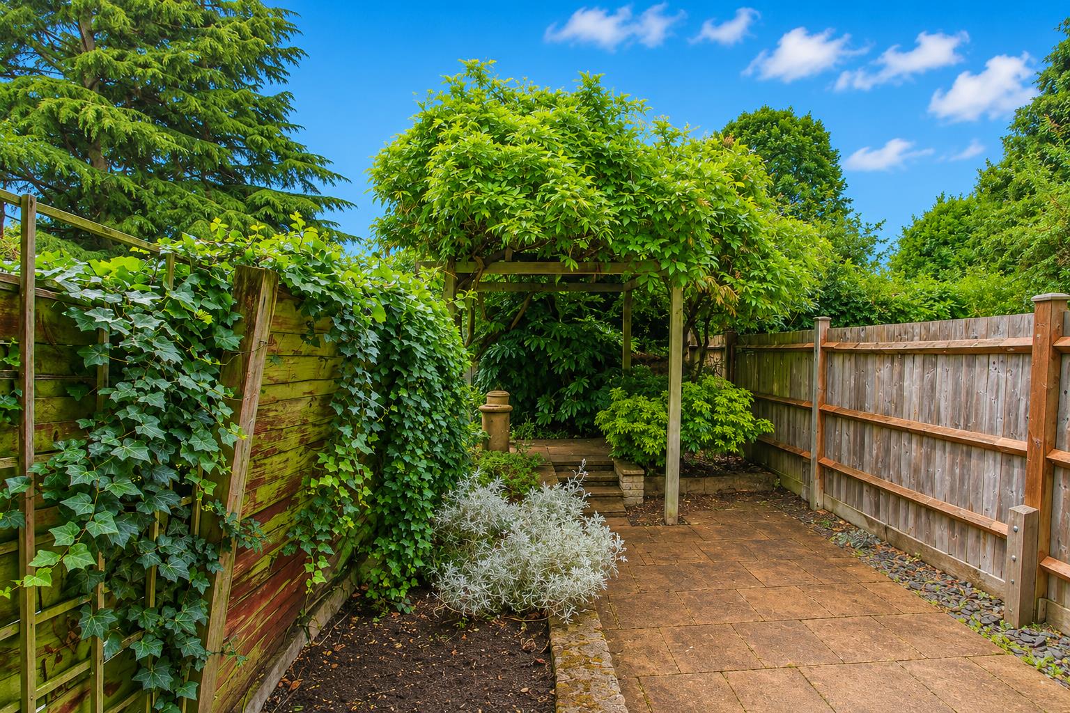 2 bed property in Village Row, Sutton
